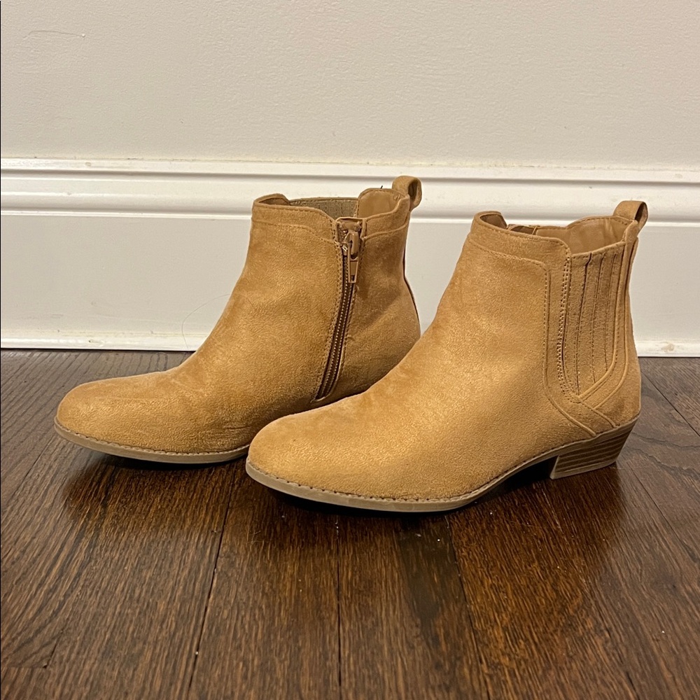 Nordstrom Kids Chelsea Ankle Boots in Camel